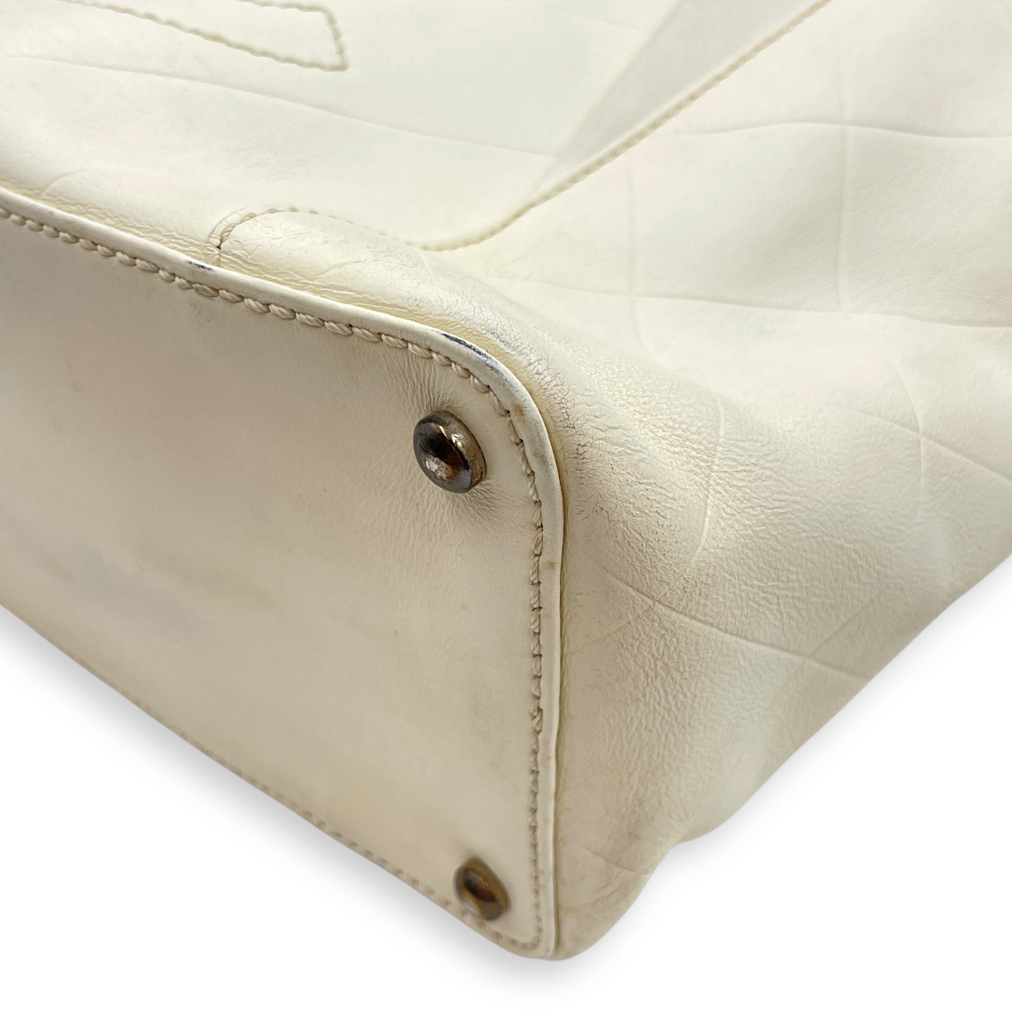 CC Chevron All Day Long White Tote Bag in Calfskin, Brushed Palladium hardware - Image 9