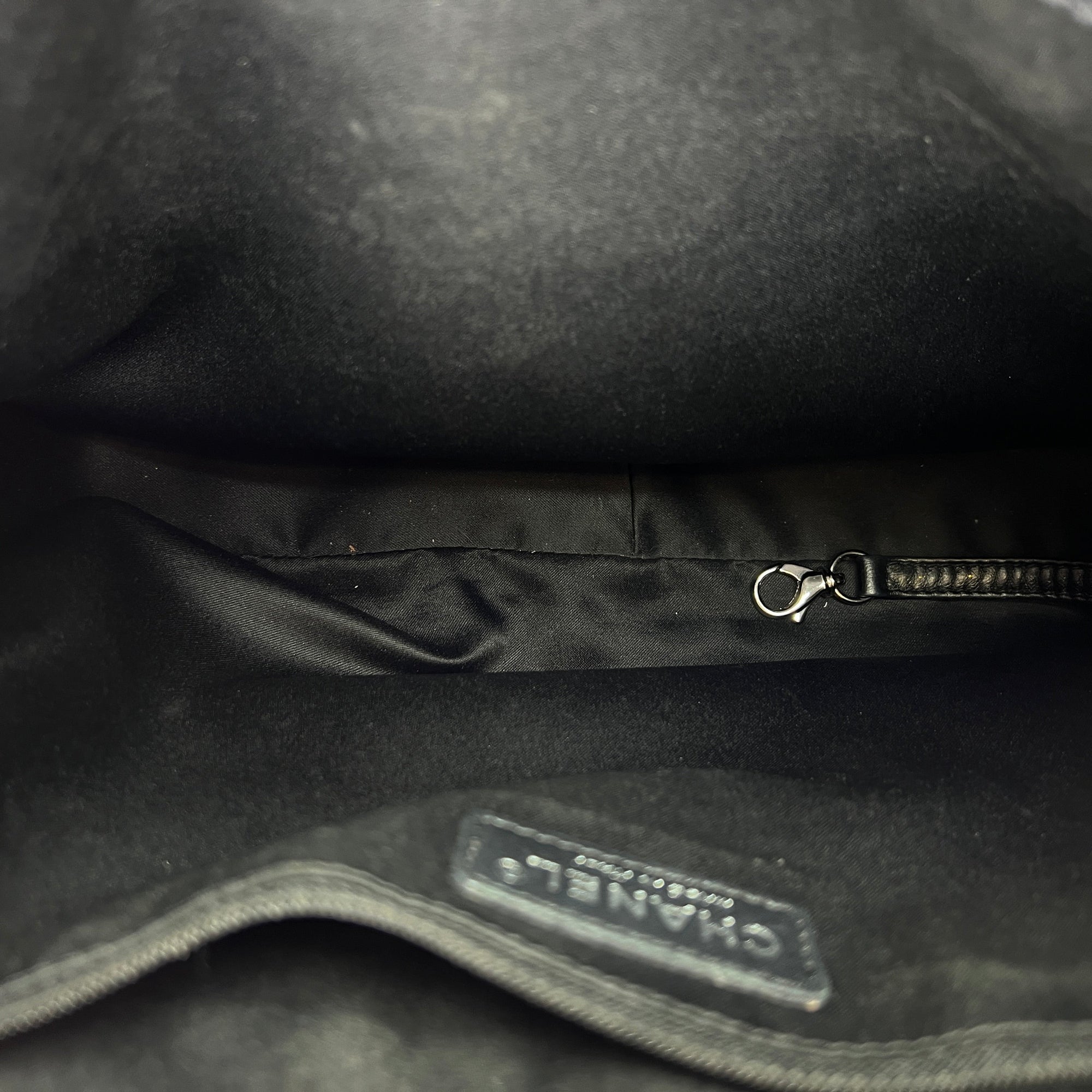 GST Black Tote Bag in Caviar Leather, Silver hardware - Image 11