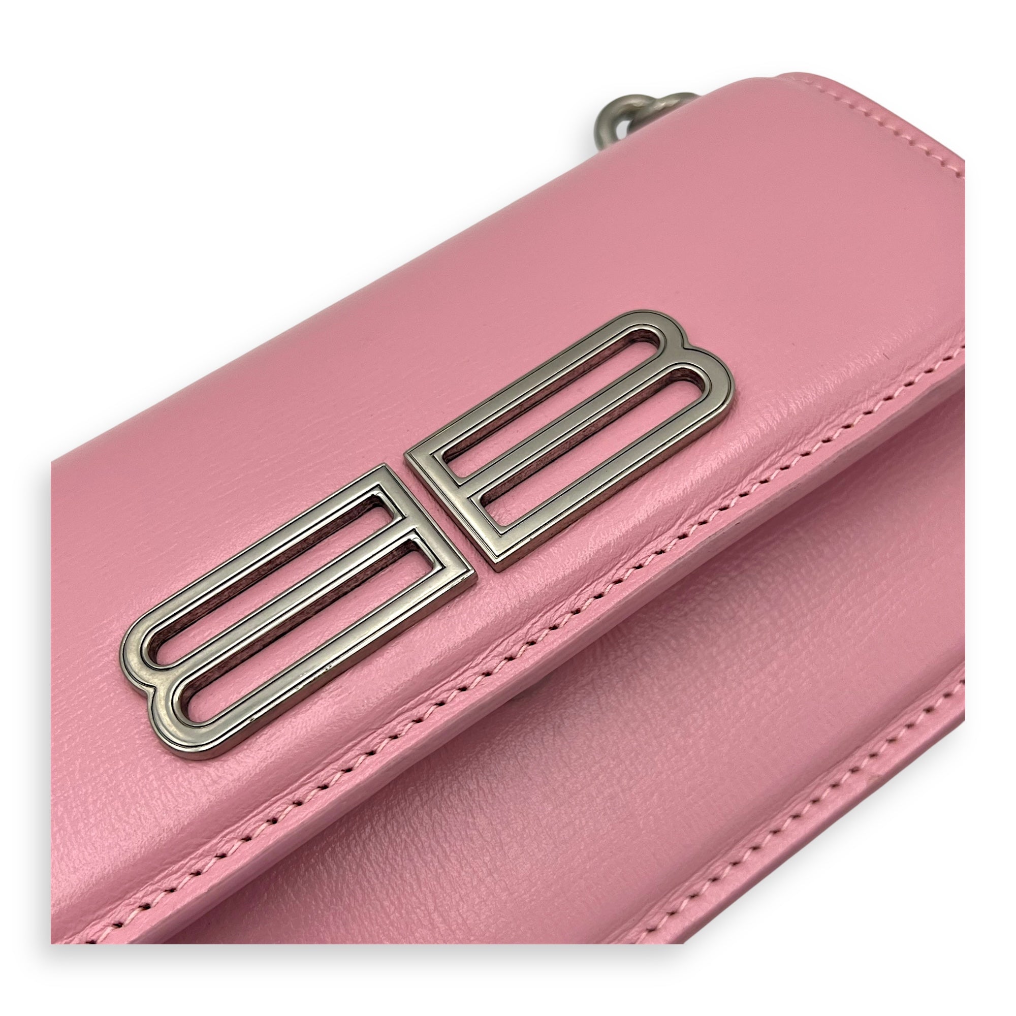Gossip Pink Wallet On Chain in Calfskin, Silver hardware - Image 7