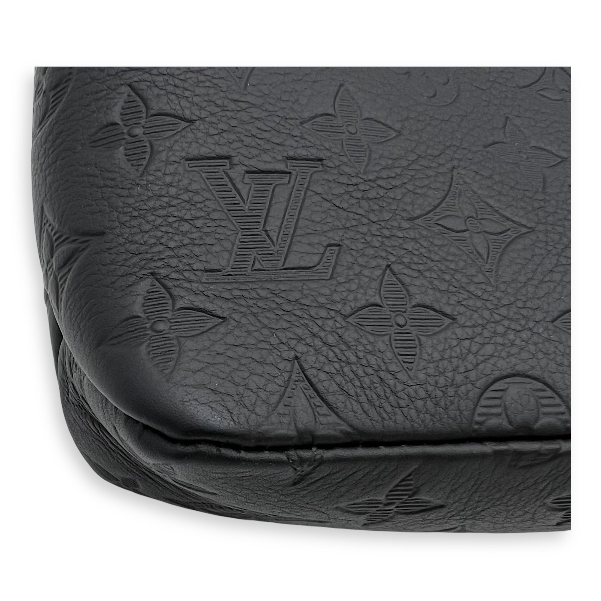 Pochette Pouch Black in Calfskin, Lacquered Metal hardware - Image 7