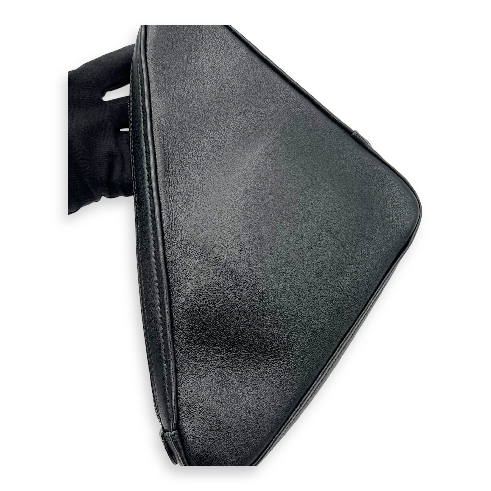 Logo Pouch Black in Calfskin, Silver hardware - Image 8