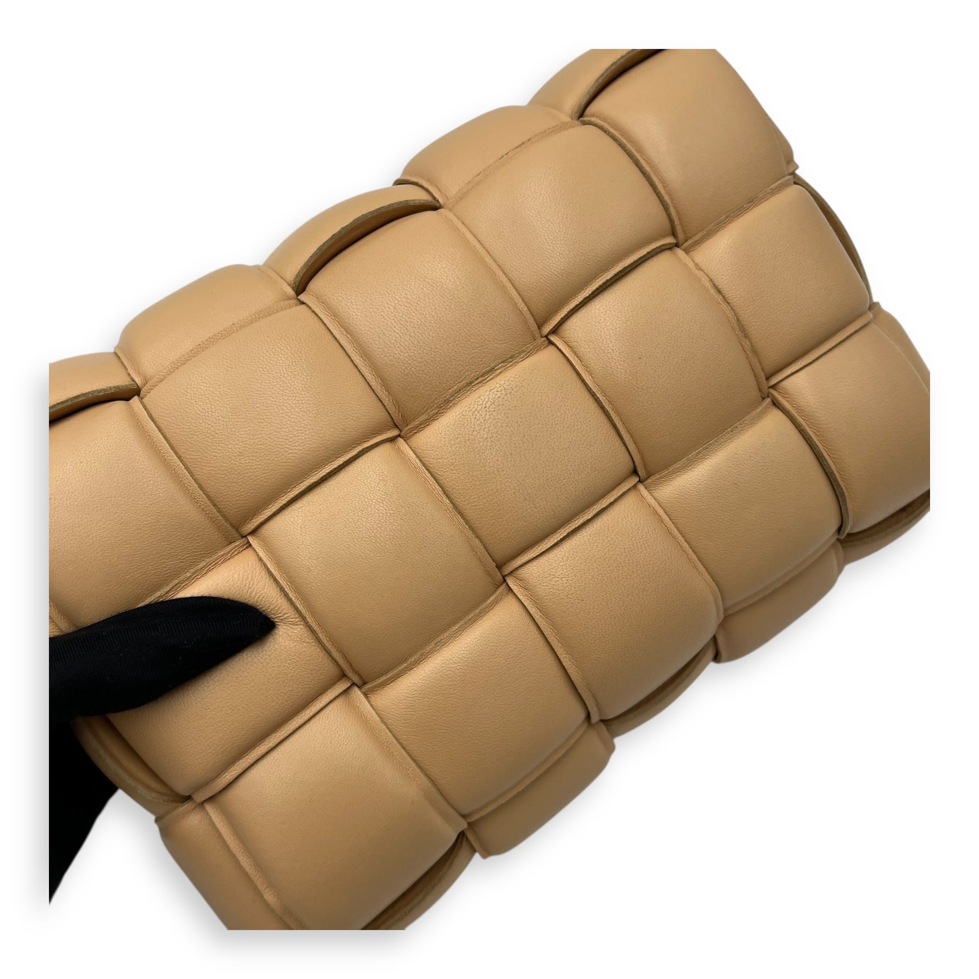 Cassette Shoulder Bag Beige in Lambskin, Gold hardware - Image 8