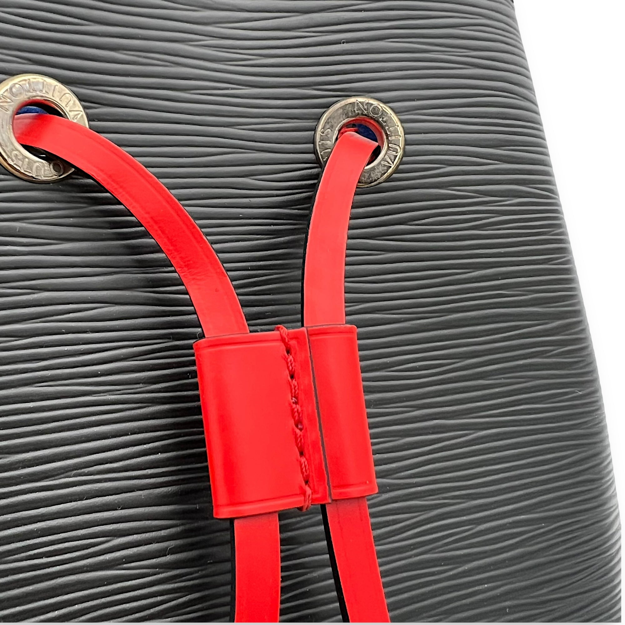 NeoNoe Shoulder Bag BB Black in Epi Leather, Silver hardware - Image 12