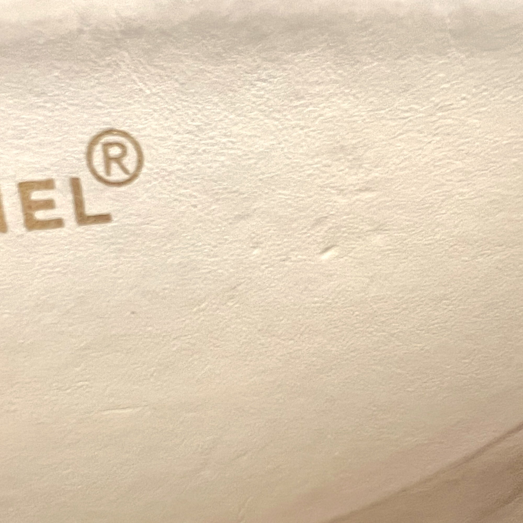 Vintage Double Face Flap Beige Shoulder Bag in Lambskin, Gold hardware - Image 19