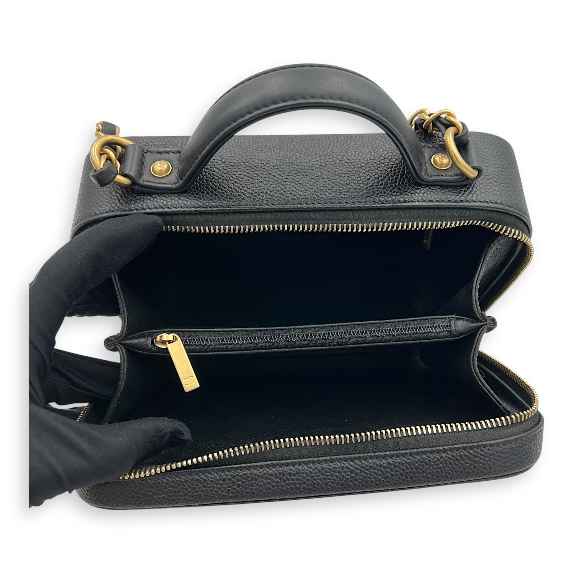 Filigree Medium Black Top Handle Bag in Caviar Leather, Gold hardware - Image 7