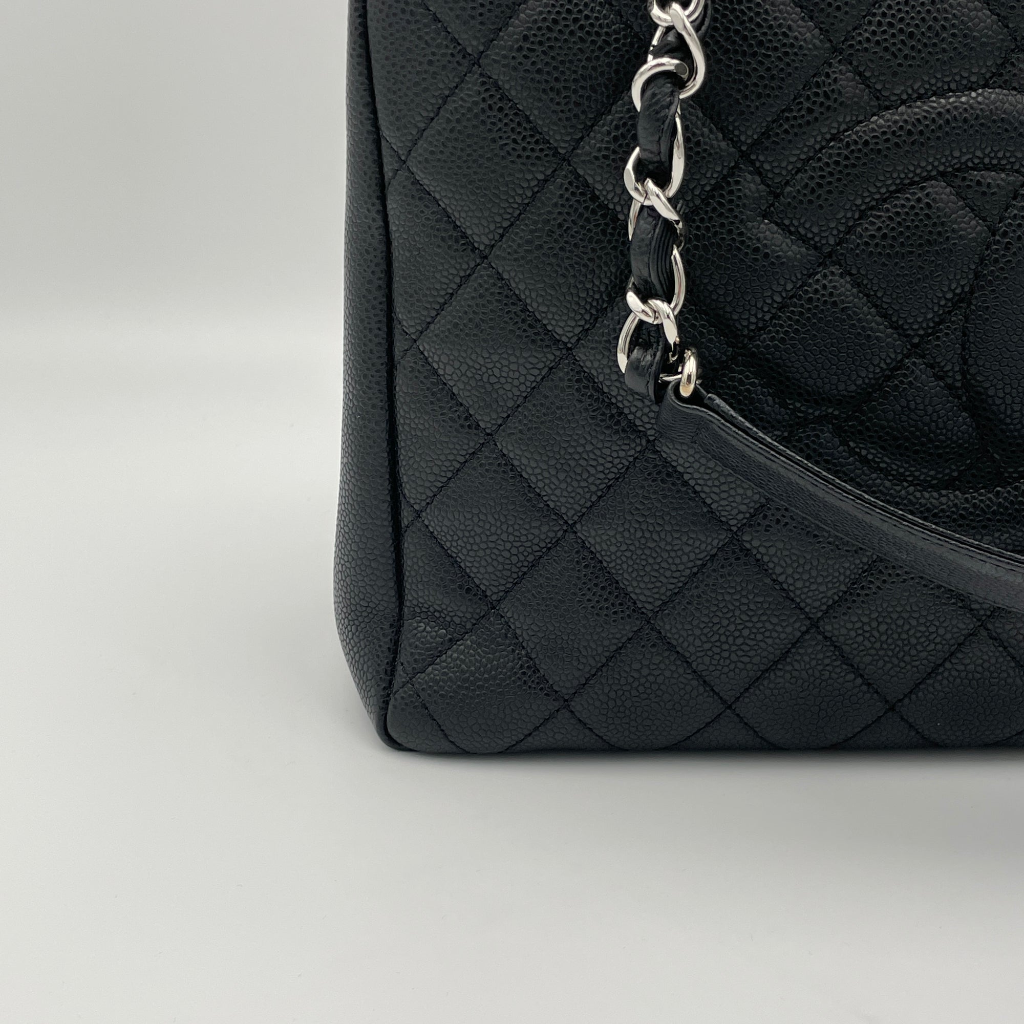 GST Grand Shopping Black Tote Bag in Caviar Leather, Silver hardware - Image 11